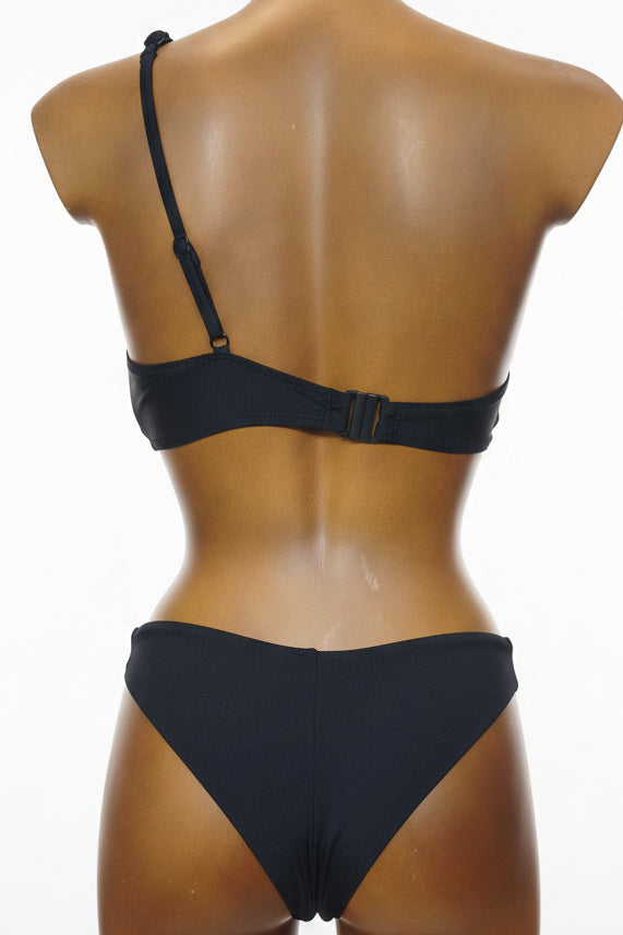 Conjunto de bikini top asimétrico y braga brasileña con brillo negro copa B