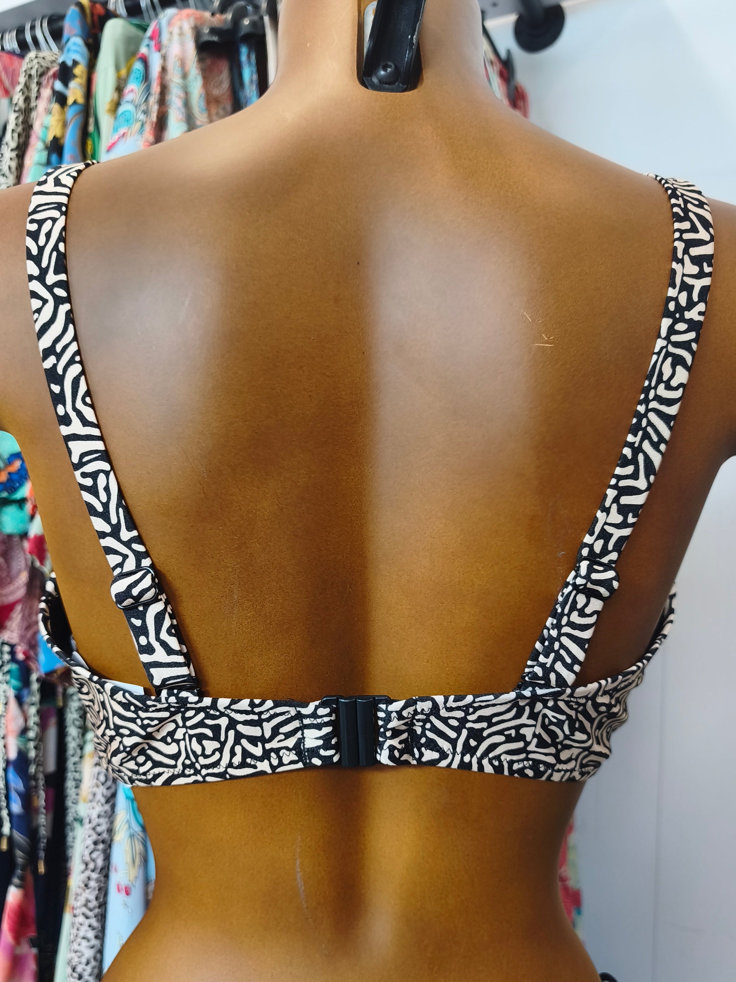Top bikini reductor estampado con brillo copa D