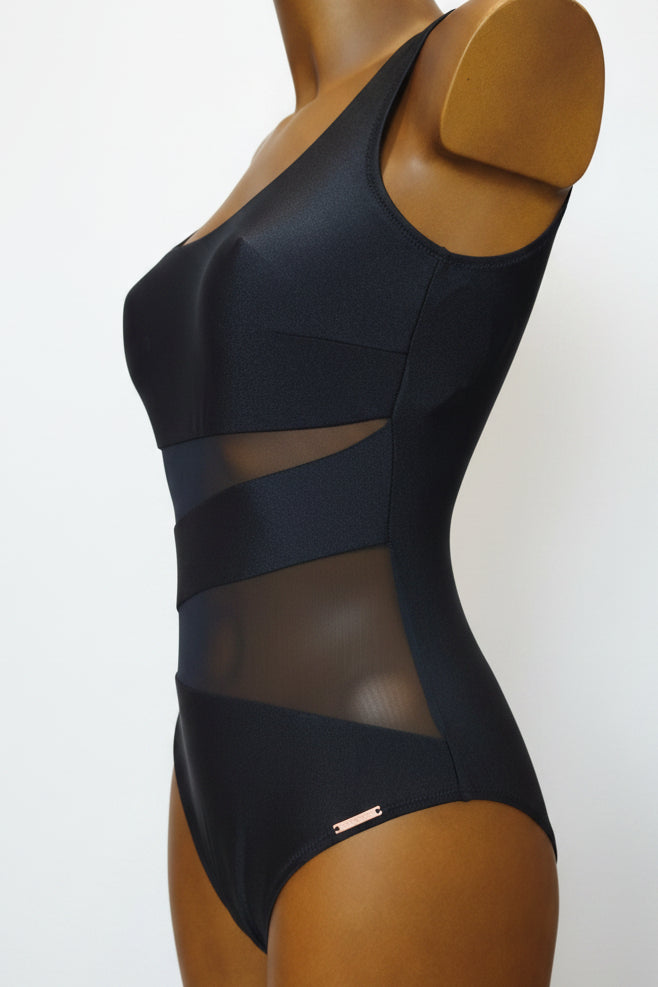 Bañador negro asimétrico con tul transparente con brillo negro copa B